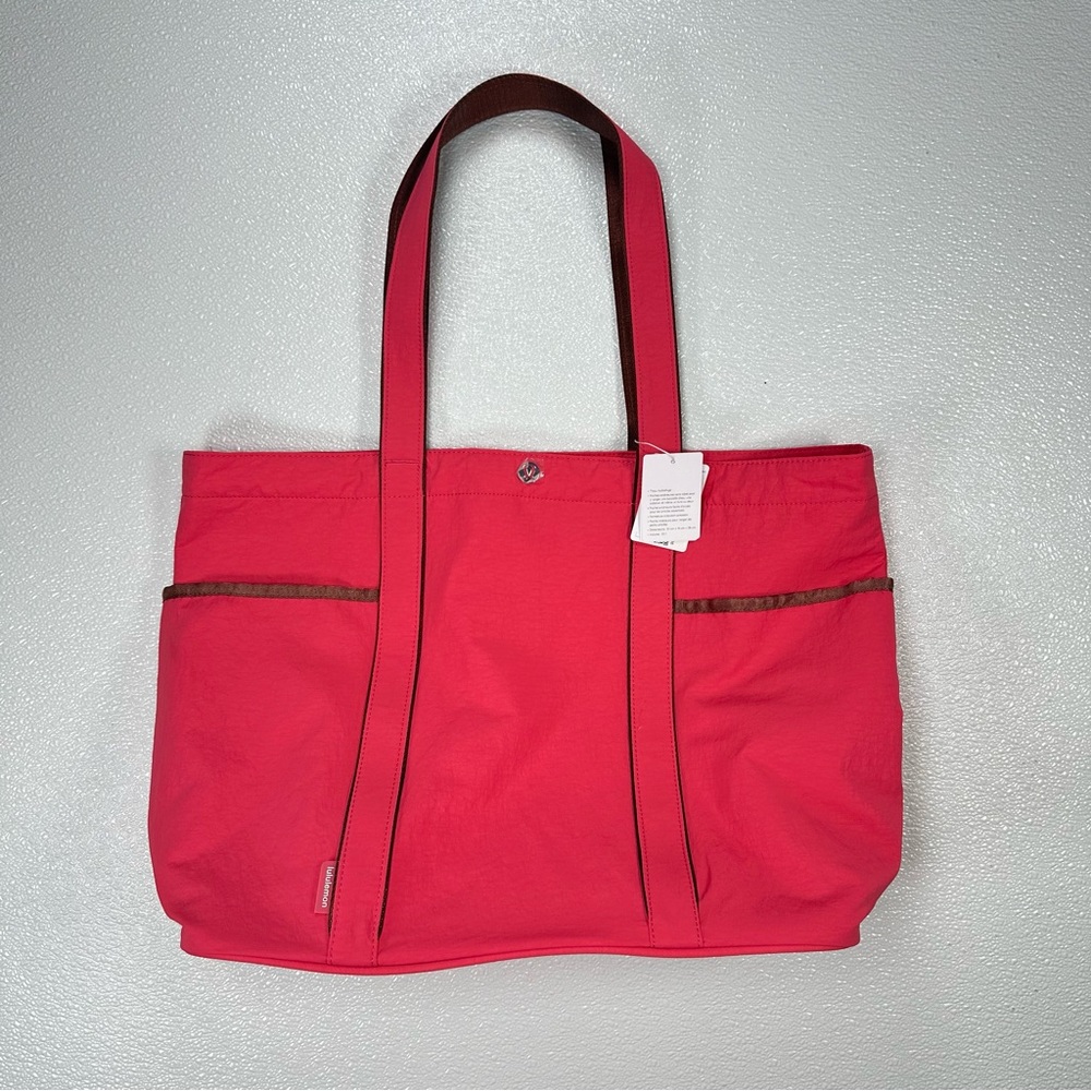 NWT Lululemon Daily Multi-Pocket Tote Glaze Pink/Ancient Copper Pipping One Size - Picture 4 of 10